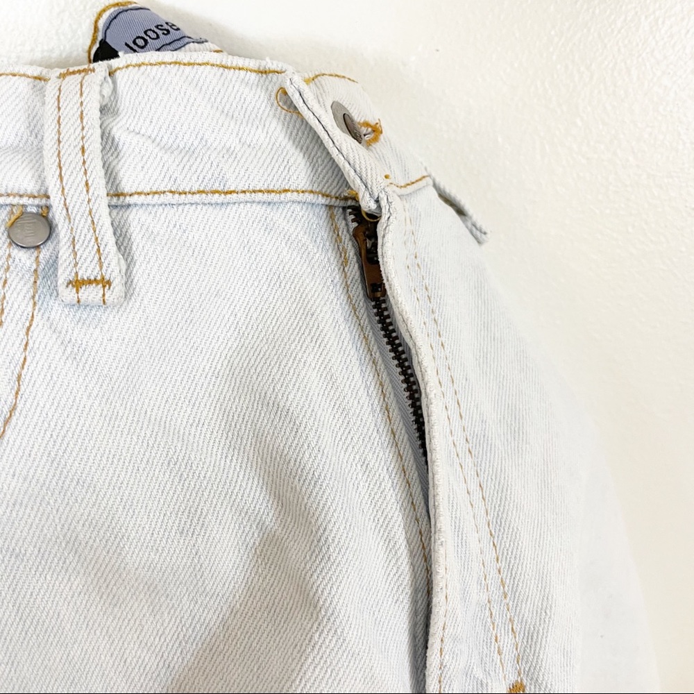 LEVIS Vintage Silver Tab Loose Mom Jean Hi Rise 10 Light Wash Skater Baggy - Picture 3 of 10